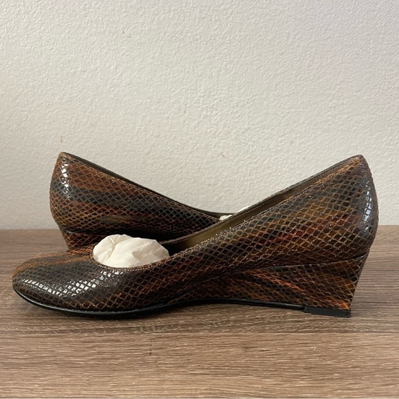 Stuart Weitzman Snakeskin Wedge Pumps, Size 6.5N - Picture 2 of 9